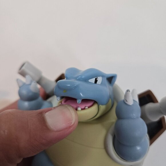 Pokemon Blastoise and Squirtle Figures Lot of 2 Wicked Cool Toys 2019 - Picture 3 of 12